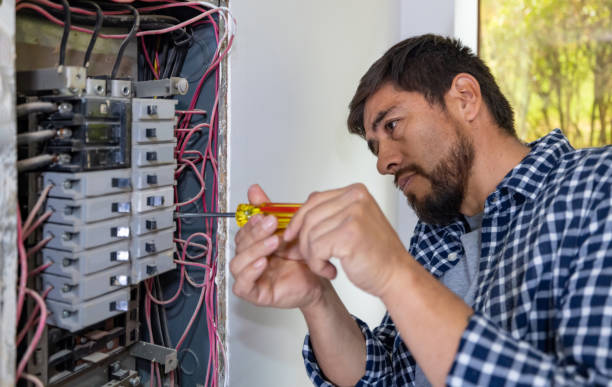 Best Licensed Electrician  in Hewlett, NY